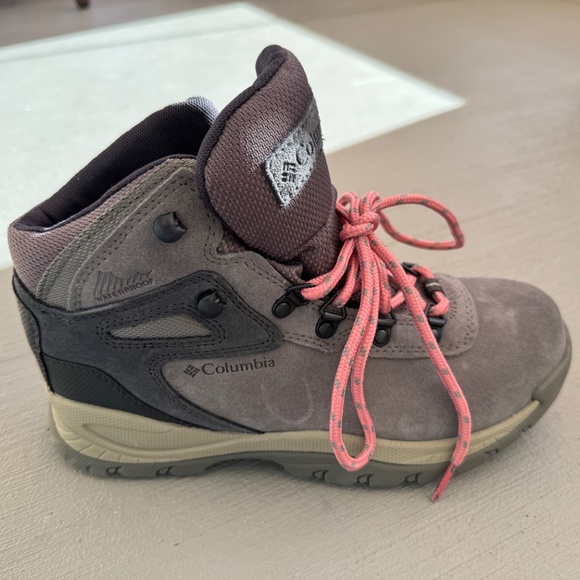 Columbia women’s Newton Ridge Plus Waterproof Amped Hiking Boot - Picture 4 of 4